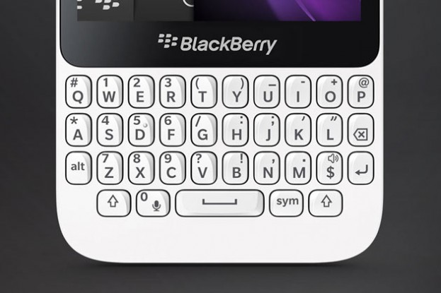 02-blackberry-q5-150513