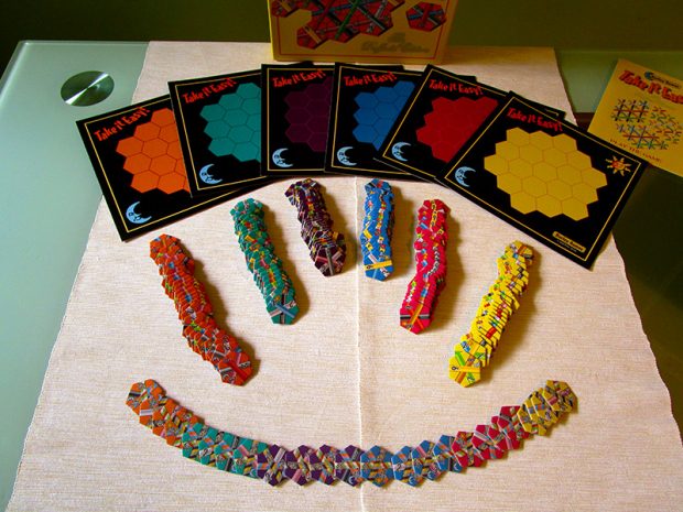 Всички компоненти на играта.