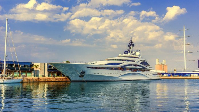 Lux boat