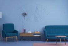 Странно роботче рисува по стените вместо вашето дете