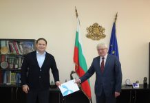 Теленор и PPF Group даряват професионални маски на стойност близо 500 000 лв. за българските болници