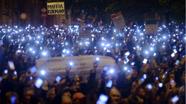 интернет-данък-протести
