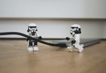 Роботизирани крака за вашия телефон