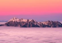 Розов сняг в италианските Алпи