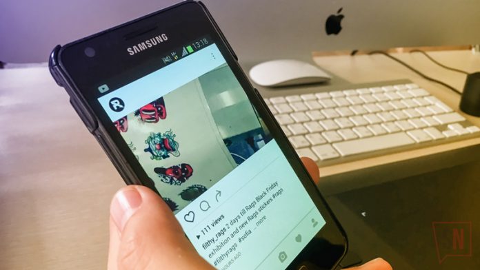 instagram-on-smartphone-2-smartnews