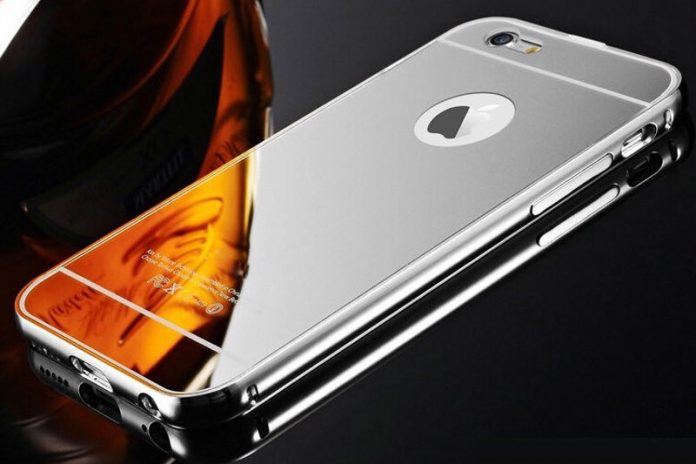 iphone-in-mirror-case
