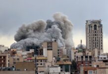 Иран е в затруднено положение и търси сделка, но не такава, каквато Тръмп би одобрил Иран е в затруднено положение и търси сделка, но не такава, каквато Тръмп би одобрил