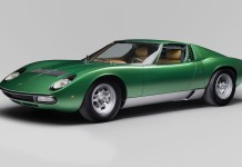 Lamborghini реставрираха първата Miura SV