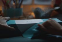 Apple пусна четири нови коледни реклами за Watch Series 2
