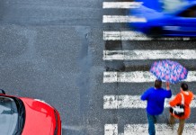 Bosch разработва система за отбягване на пешеходци