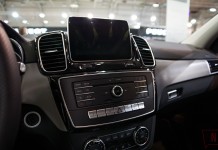 Нека автомобилното преживяване бъде настроено на вашата честота с GPS6