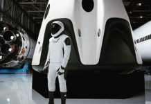 Илон Мъск сподели още една снимка на SpaceX скафандрите