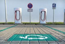 Tesla потвърждава отваряне на мрежата за зареждане
