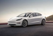 Tesla докладват рекордни доставки на електрическите си автомобили през 2017 г.