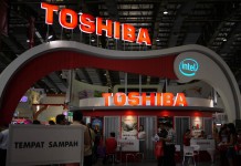 Обновена: Toshiba ще продаде камера бизнеса си на Sony
