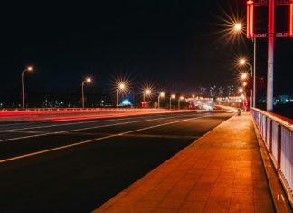 Умно улично осветление