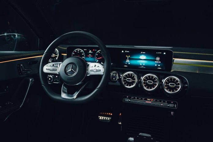 visteon-daimler-mercedes-benz-user-experience-1