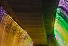 Първото подводно кръгово кръстовище в света